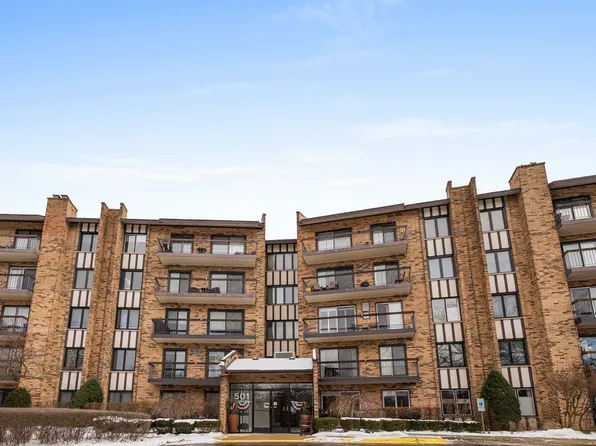 501 Lake Hinsdale Dr APT 207, Willowbrook, IL 60527
