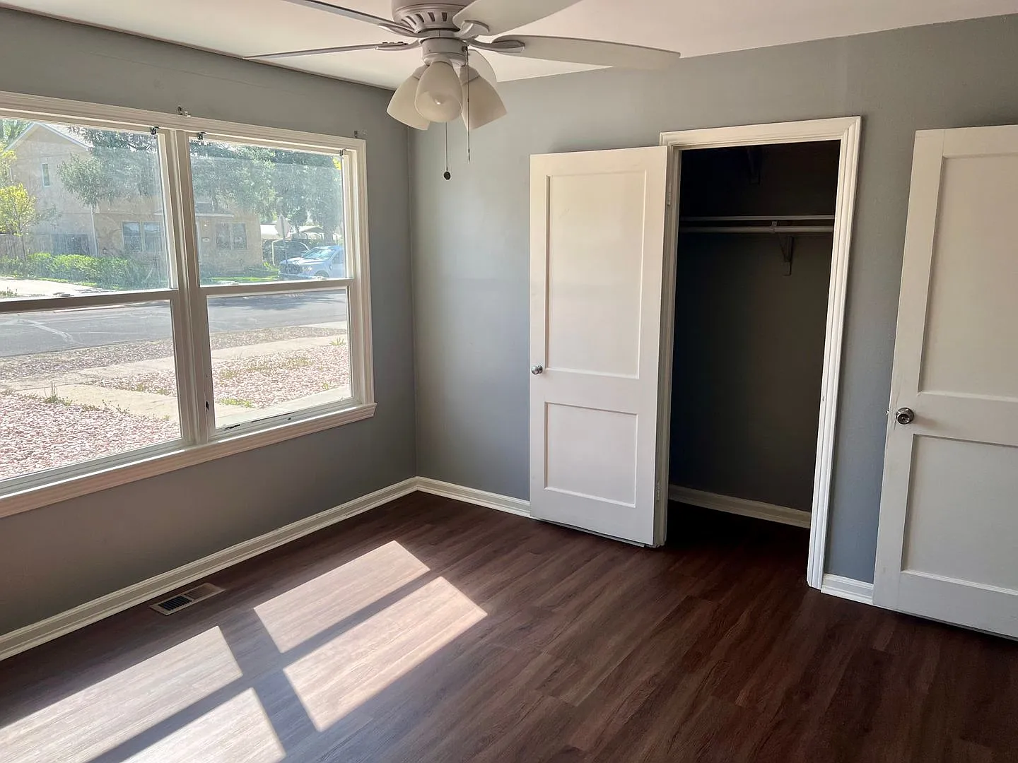 Adorable Remodeled 2 Bedroom In Old North End — Photo 4
