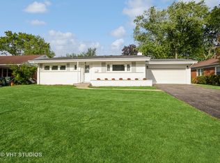 828 S Arlington Heights Rd, Arlington Heights, IL 60005