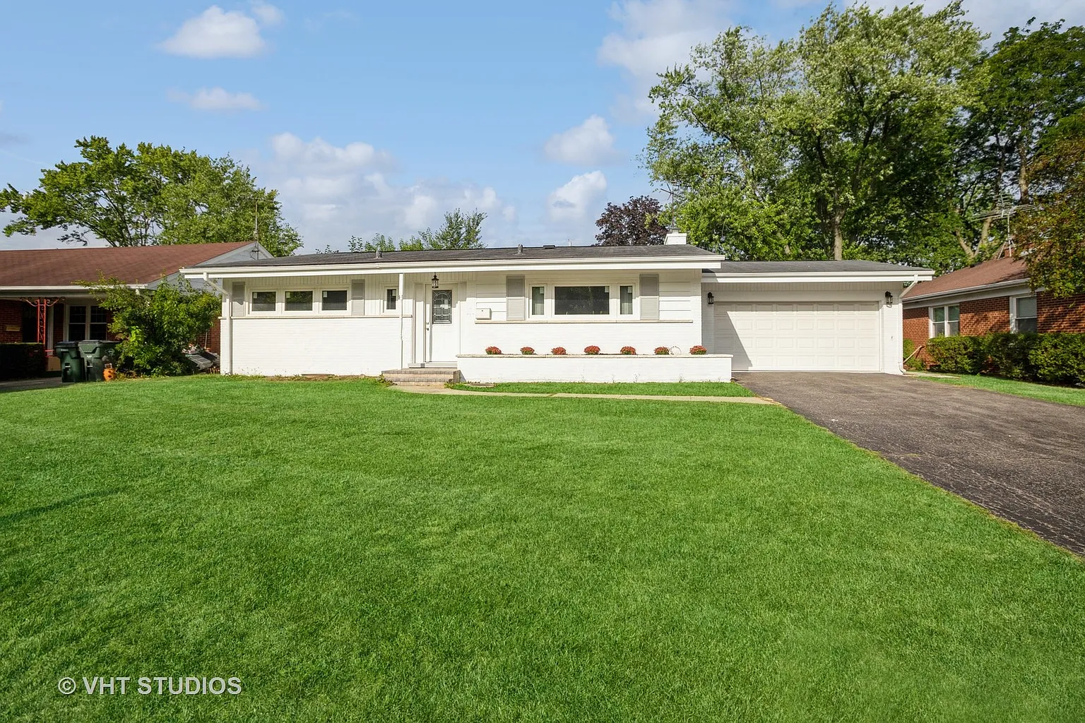 828 S Arlington Heights Rd photo 1