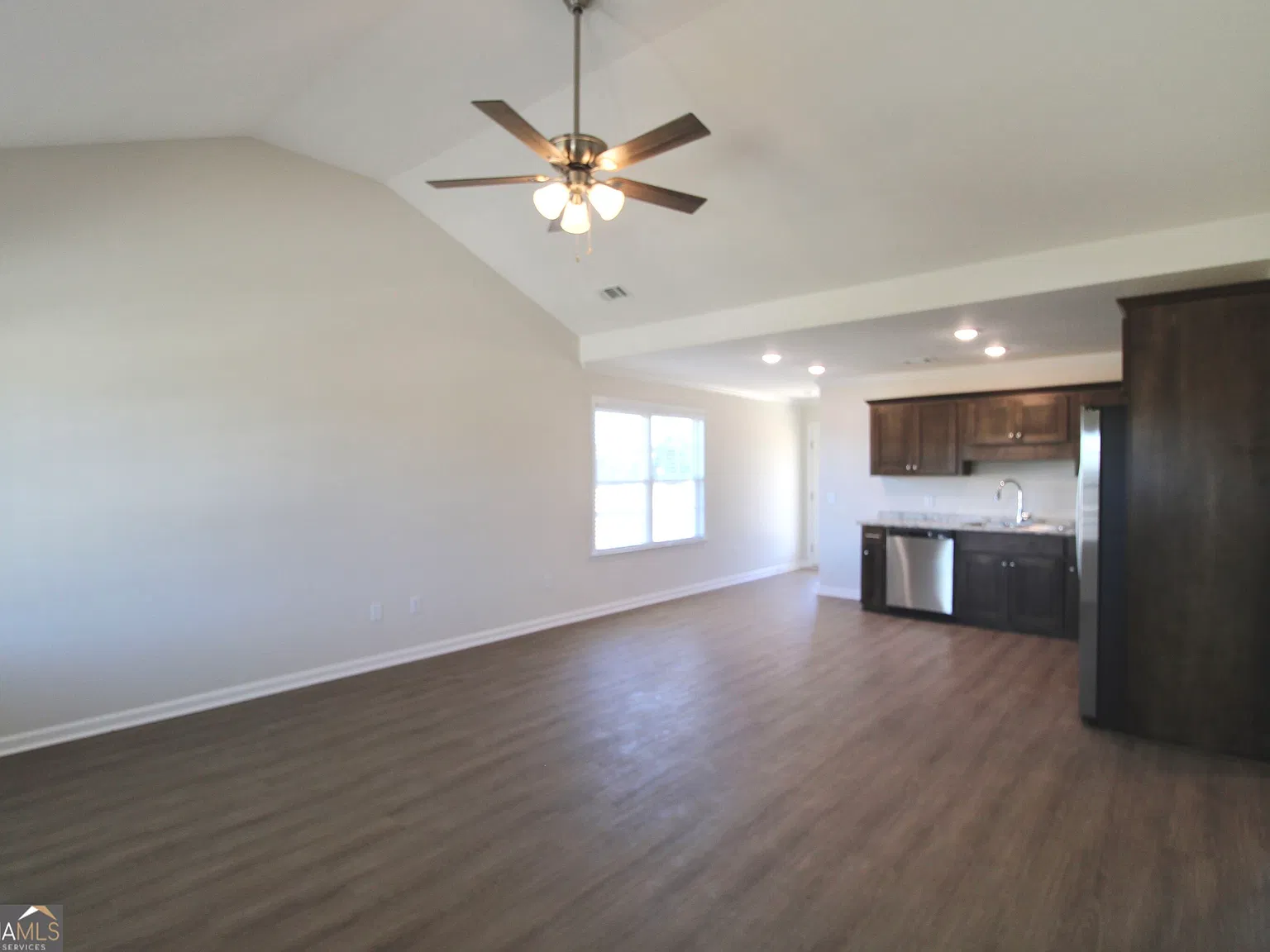 2 bed, 2.0 bath, 1350 sqft, $1,550 — Photo 3