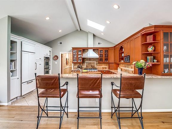 2nd image of 7035 Southridge Dr