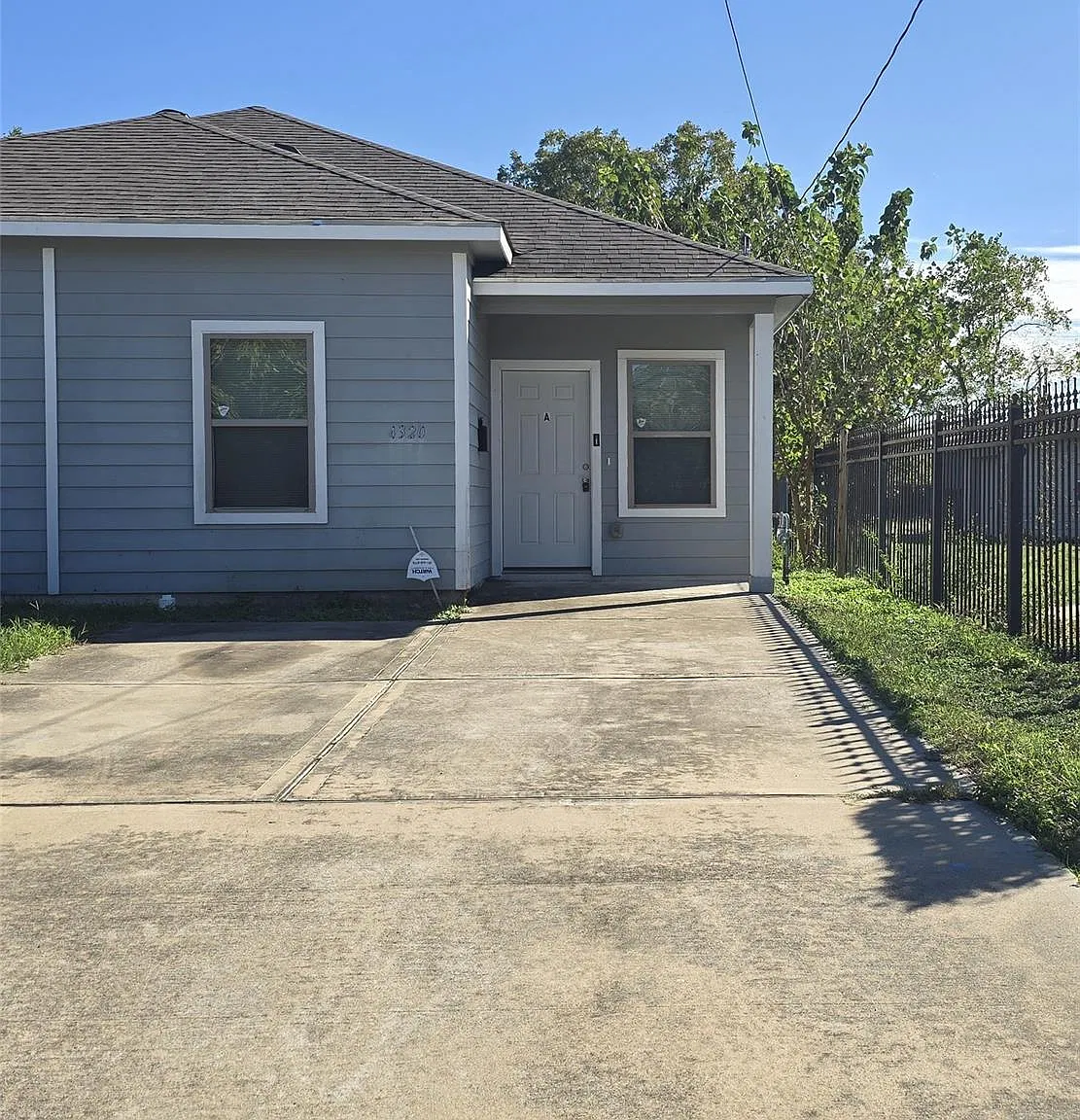 3 bed, 2.0 bath, 2314 sqft, $1,550 — Photo 2
