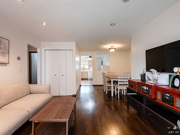 4th image of 8424 W Catalpa Ave Unit 101