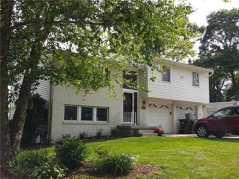 131 Parkfel Ave photo 1