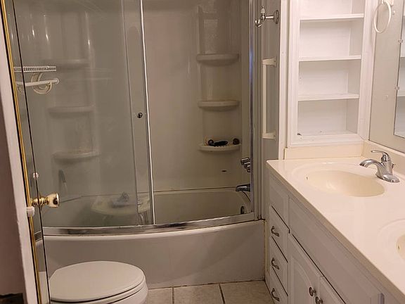 5th image of 602 Fountainview N