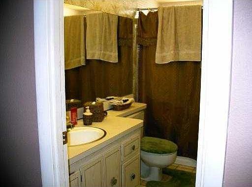 4th image of 4801 NW 34th St APT 607