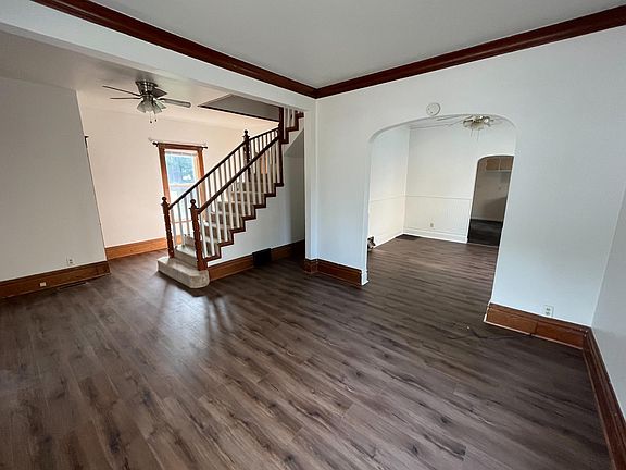 4th image of 306 E Maywood Ave