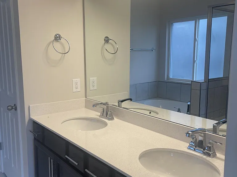1044 Indigo Aly — Photo 10