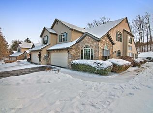 104 Stone Crest Cir, South Abington Township, PA 18411