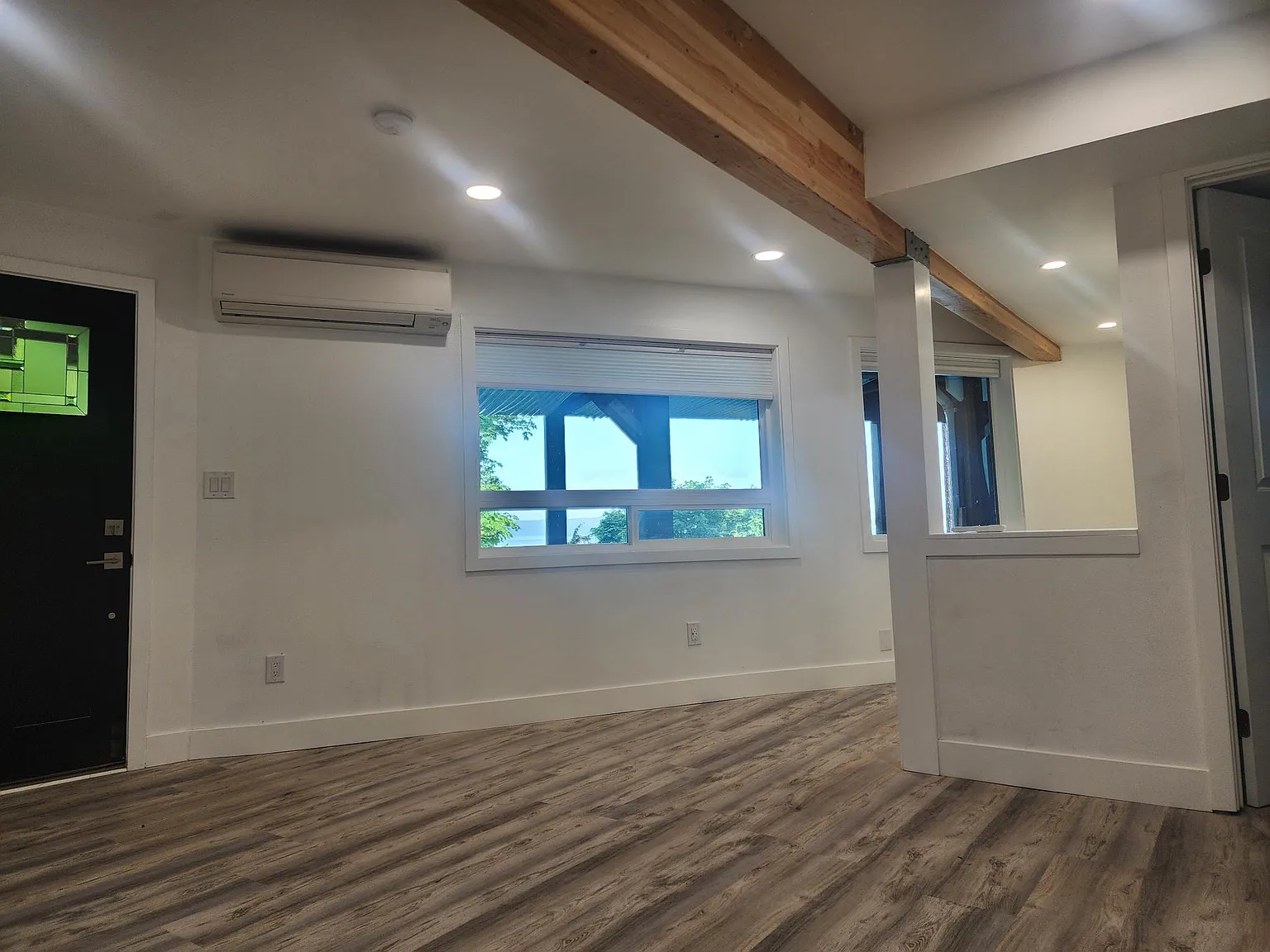 2 bed, 1300 sqft, $2,700 — Photo 2