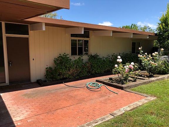 2nd image of 705 De Soto Dr