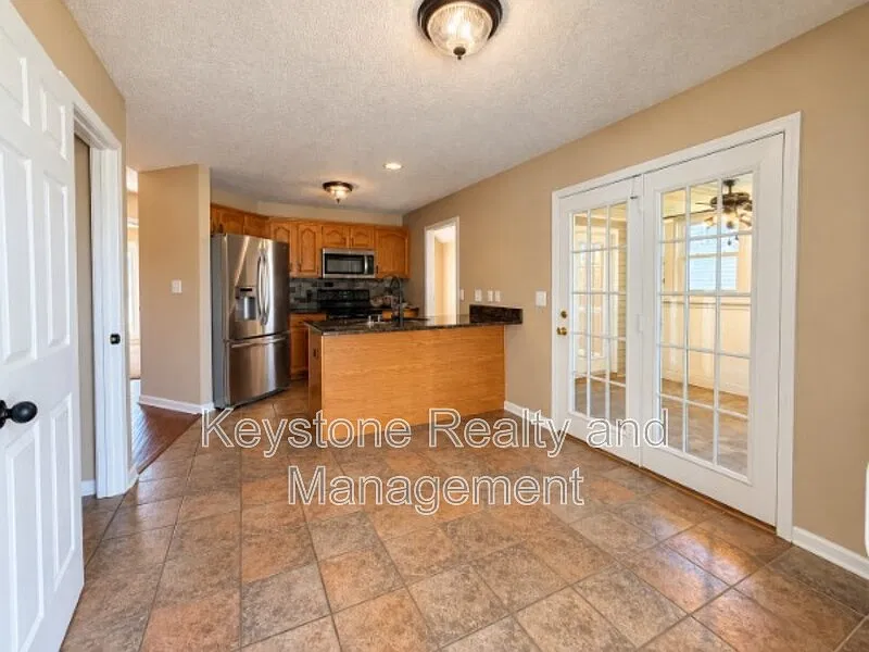 807 Isaac Dr