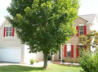 9911 Empire Woods Ct, Charlotte, NC 28277