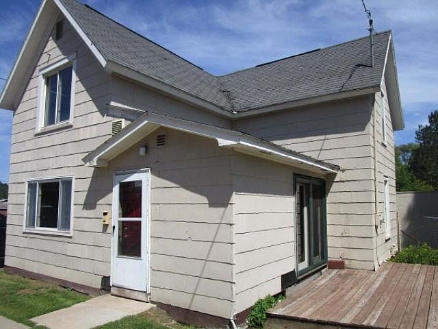 1st image of 305 1st Ave N