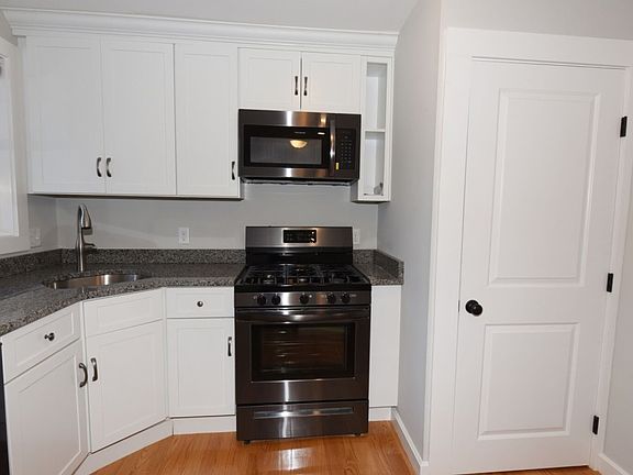 2nd image of 99 Island St