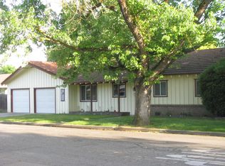 338 3rd St, Ripon, CA 95366