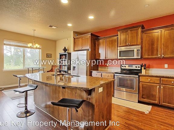 4th image of 3004 NE 75th St