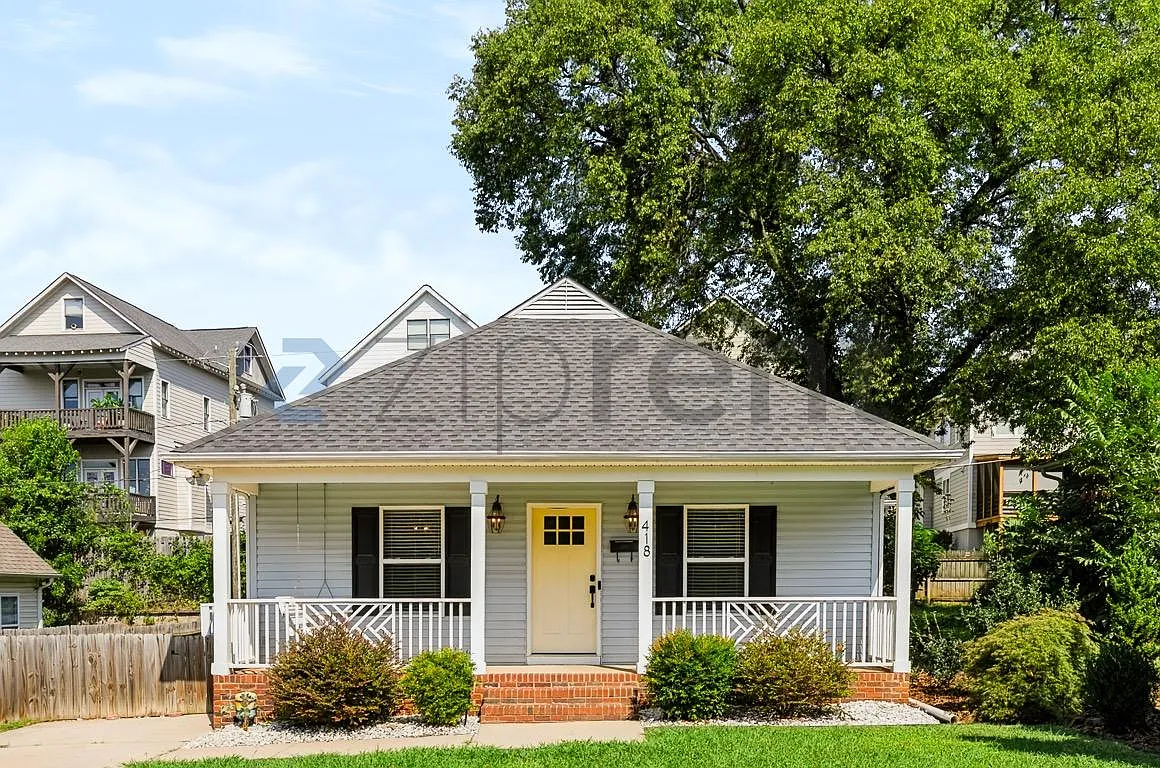 4 bed, 1332 sqft, $2,500 — Photo 2
