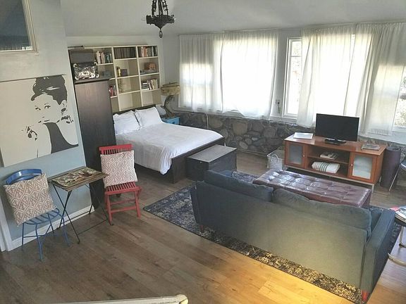 2nd image of 428 W Avenue 44 Unit B