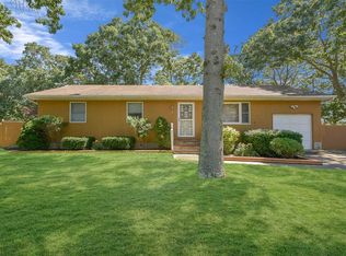 7 Gores Dr, Mastic, NY 11950