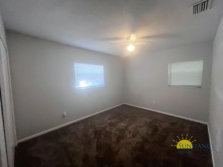 475 Andrew Dr — Photo 6