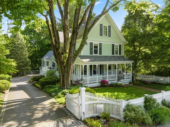 9 Maple Rd, Weston, MA 02493