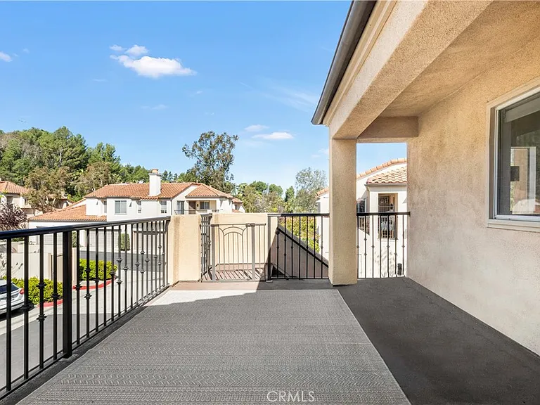 114 Corsica Dr — Photo 22