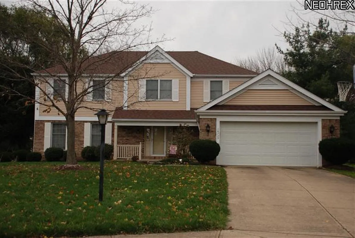 16725 Parkwood Ln photo 1