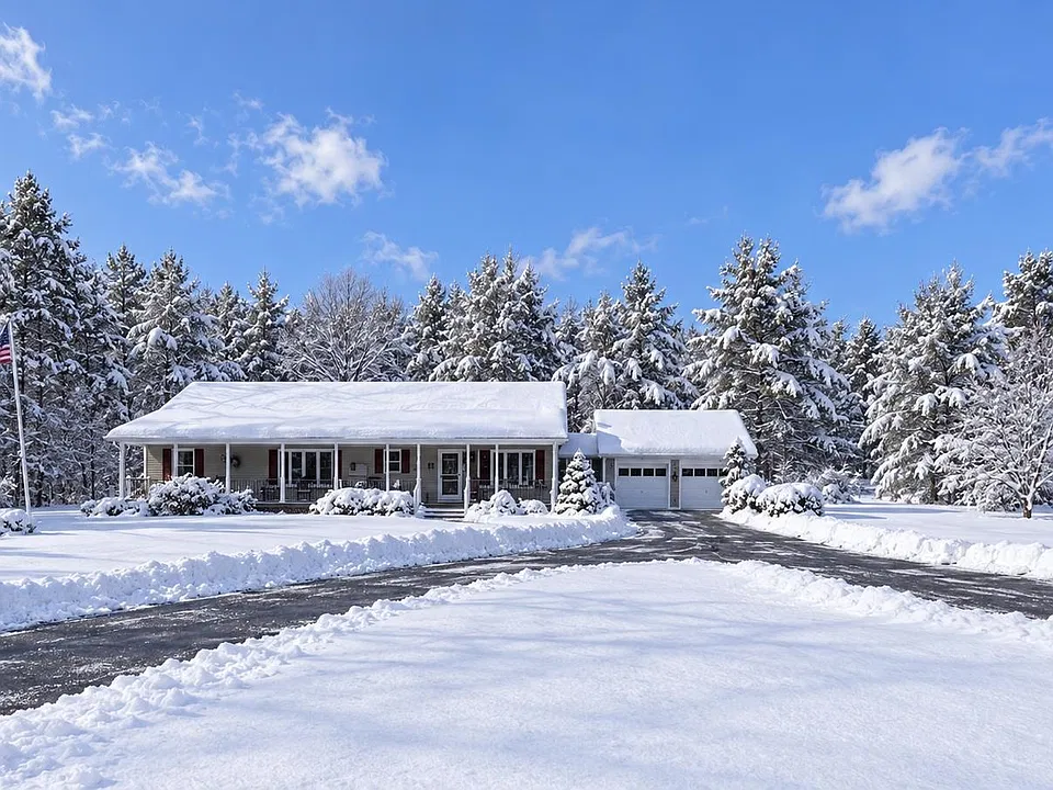 137 White Tail Ln