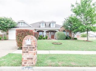 704 Candle Meadow Blvd, Desoto, TX 75115