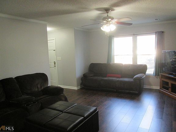 3rd image of 345 Summer Pl