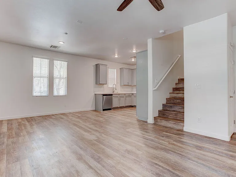 2049 Rockburne St — Photo 7