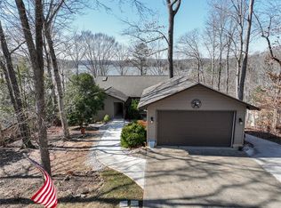 1324 S Arrowhead Dr, Westminster, SC 29693