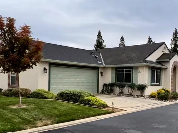 685 Village Dr, Galt, CA 95632