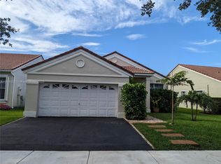 876 Sand Creek Cir, Fort Lauderdale, FL 33327