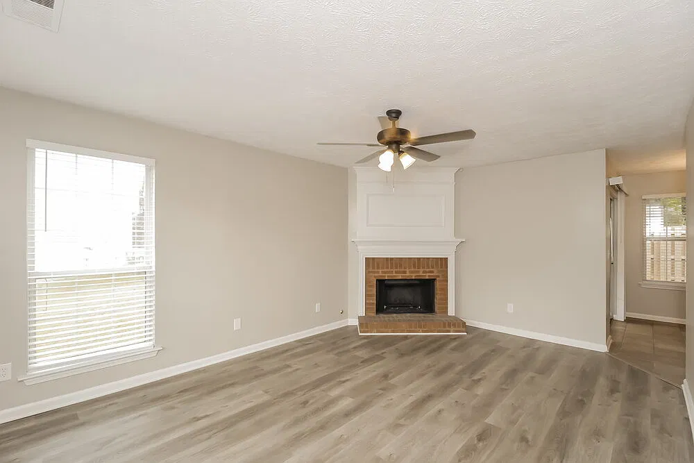 4 bed, 2.0 bath, 1785 sqft, $2,415 — Photo 4