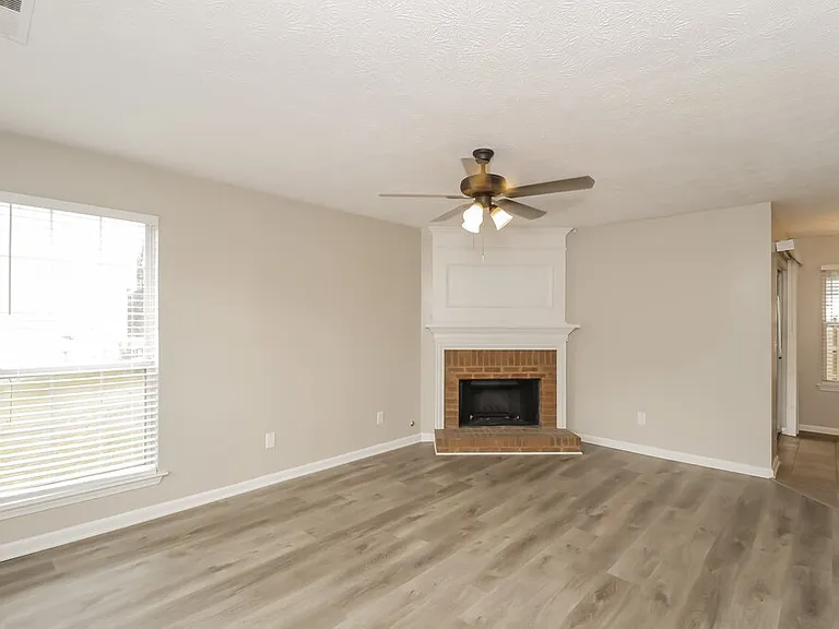 2910 Water Lily Ct — Photo 4