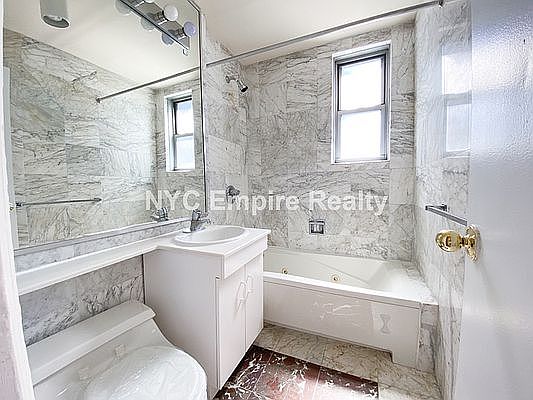 5th image of 301 E 38th St APT 17c