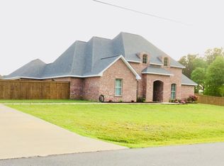 222 Carter Dr, Leesville, LA 71446