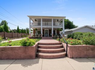 1215 S 5th Ave, Sioux Falls, SD 57105