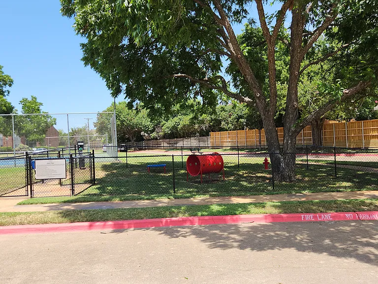 Charter Oak Apartments — Photo 15