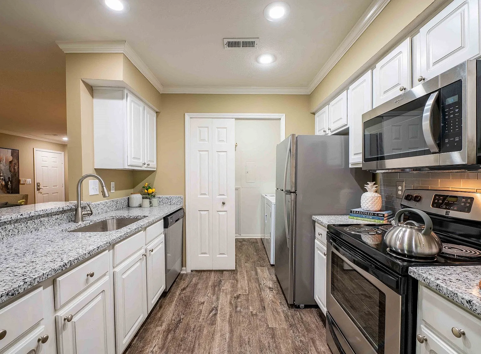 The Woods at Polaris Parkway Apartment Homes — Photo 1