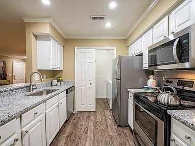 The Woods at Polaris Parkway Apartments & Townhomes