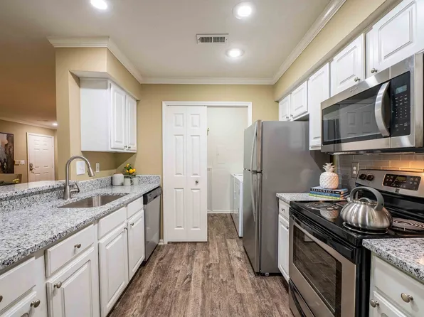 The Woods at Polaris Parkway Apartment Homes