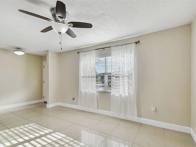 12252 Eldon Dr — Photo 31