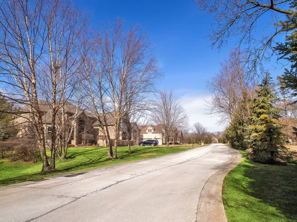 10 Casa Ct #10, Prospect Heights, IL 60070