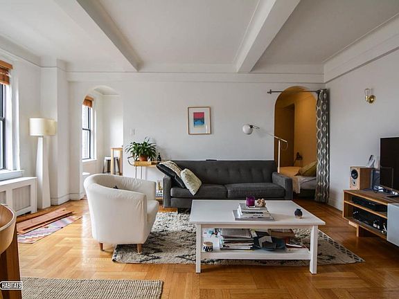 3rd image of 201 W 77th St APT 17B