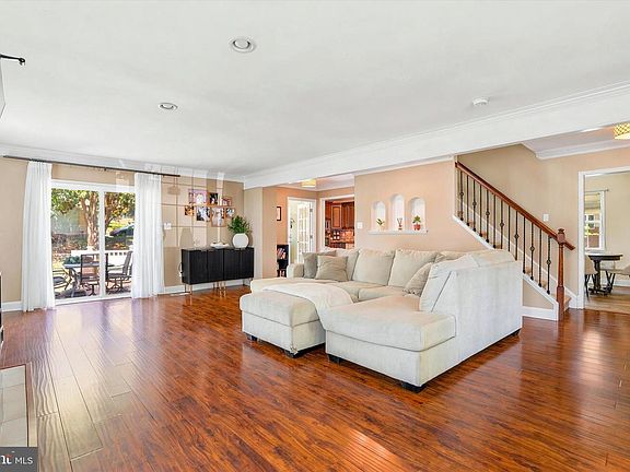 5th image of 5758 Terrace Ave