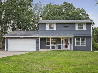 2622 Gershwin Ave N, Oakdale, MN 55128